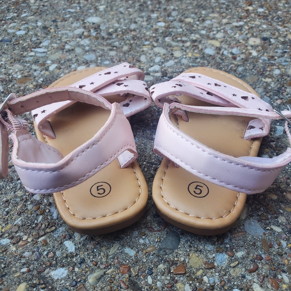 Dollar General Pink Hearts Stars Laser Etch Strappy Sandals Baby 5 Easter Spring - Picture 4 of 7